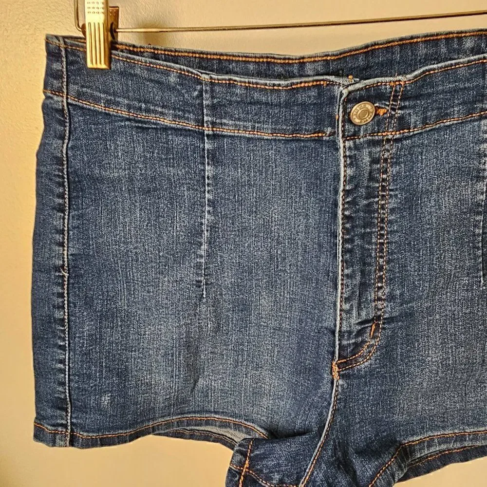 EUC WILD FABLE HIGHEST RISE SHORT SHORTS SIZE 14 / 32 REGULAR